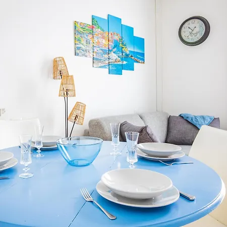 The Blue House, Terre Marine *