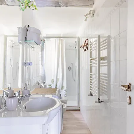 The Blue House, Terre Marine La Spezia