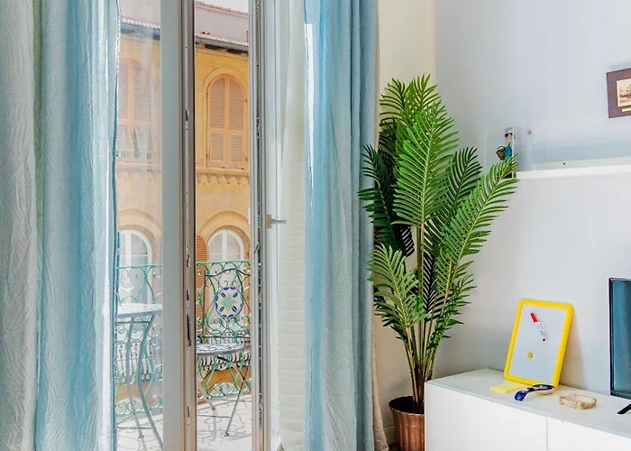 The Blue House, Terre Marine *